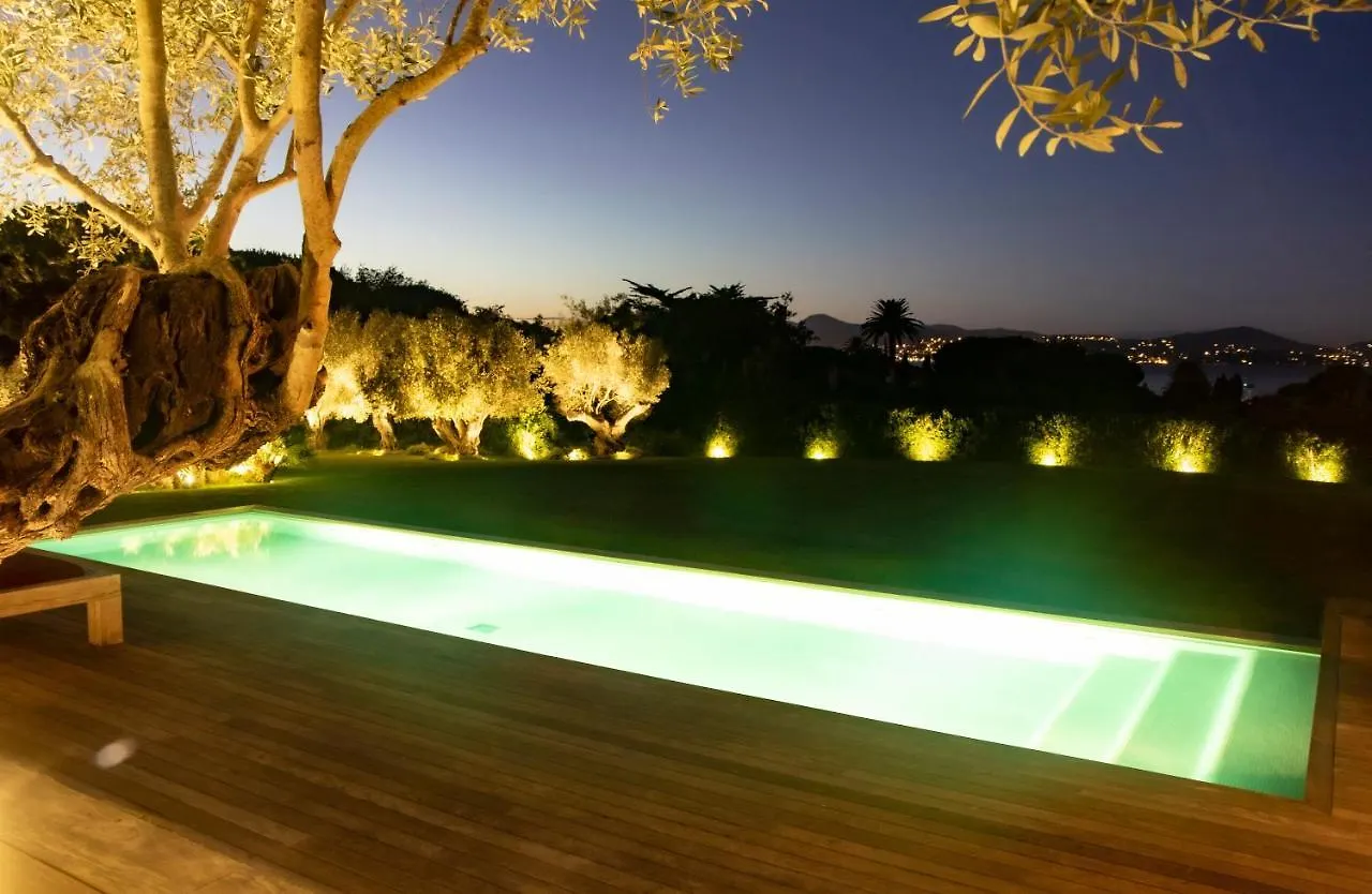 Vyylla Private Resort Saint-Tropez Bed & Breakfast