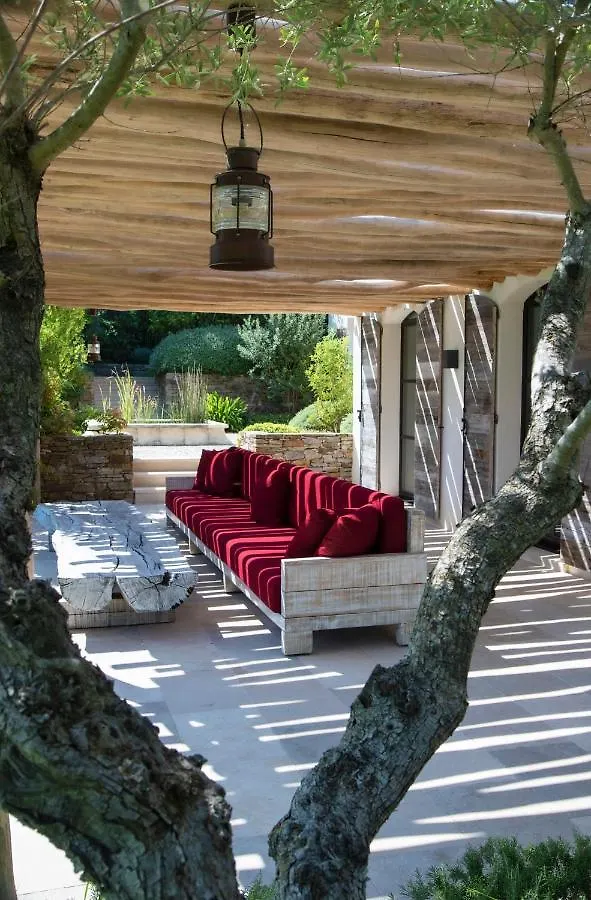 Vyylla Private Resort Saint-Tropez Bed & Breakfast
