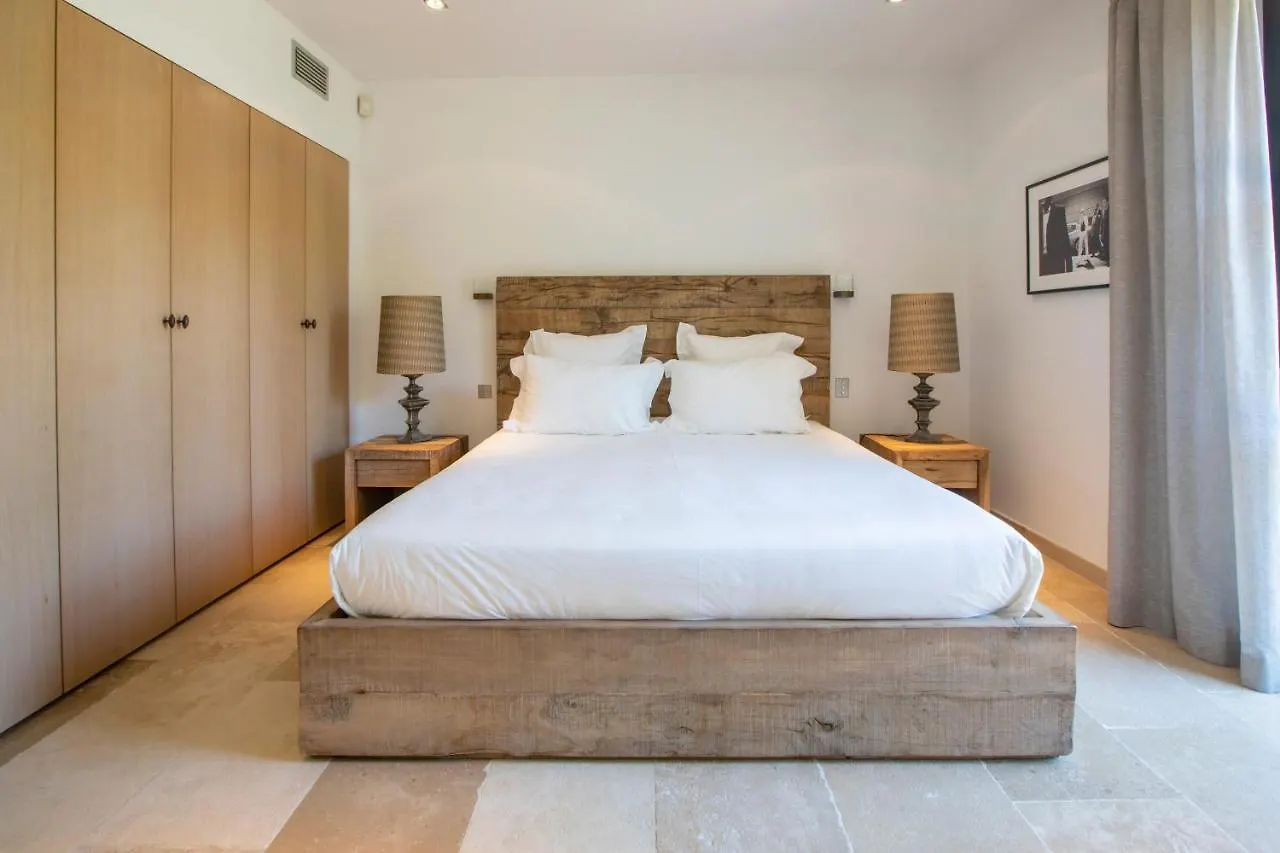 Vyylla Private Resort Saint-Tropez Bed & Breakfast