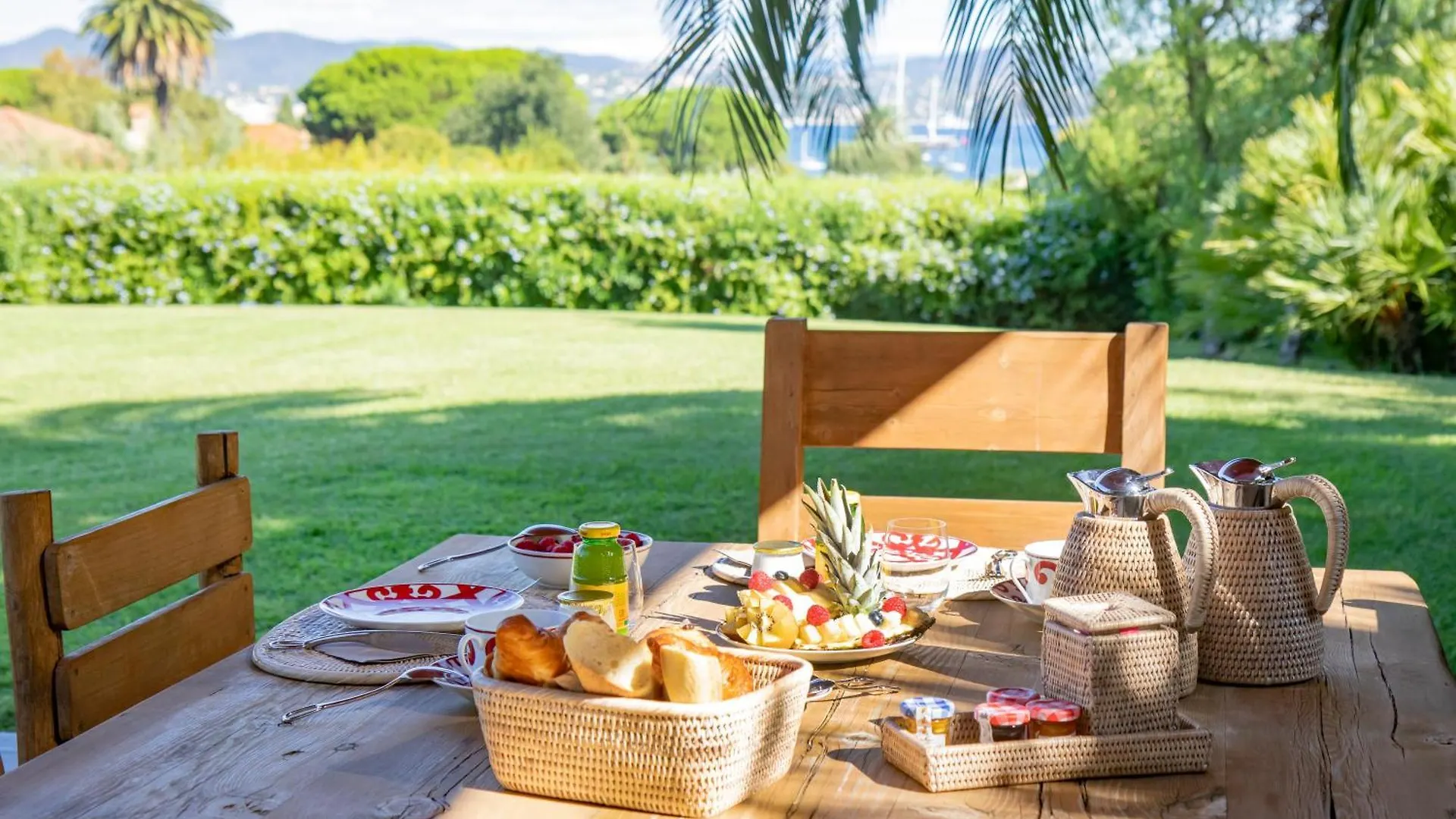 Vyylla Private Resort Saint-Tropez Bed & Breakfast